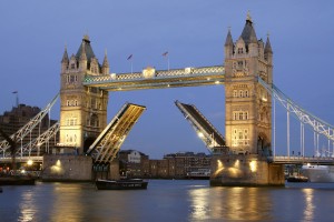 FotoTAPETA na flizelinie MS-5-0021 TOWER BRIDGE AT NIGHT