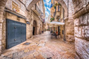 Fototapeta na Flizelinie MS-5-0683 Alley w Bari 375 x 250 cm