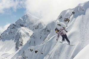 Fototapeta na flizelinie MS-5-1571 Snowboardzista w górach 375 x 250 cm