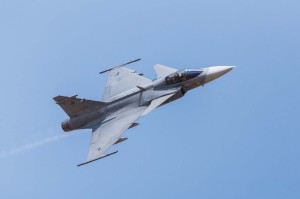 Fototapeta na flizelinie MS-5-2714 myśliwiec Gripen 375 x 250 cm