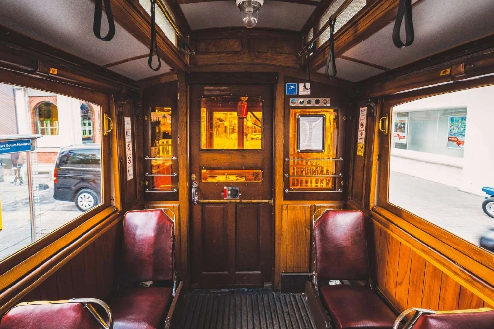 361095